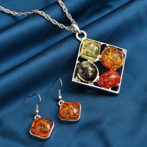 Necklace earring set with box - Picture 4 of 8